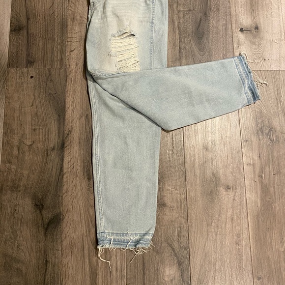 Light washed ripped jeans - Picture 2 of 4